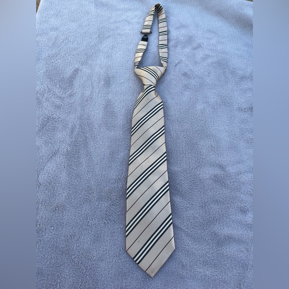 Burberry Kids Necktie (PRICE FIRM❤️)